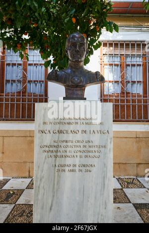 Cordoba, Andalusia, Spagna, dicembre 28 2016, Memorial, Garcilaso de la Vega, 12 aprile 1539 – 23 aprile 1616, noto come El Inca o Inca Garcilaso. Córdob Foto Stock