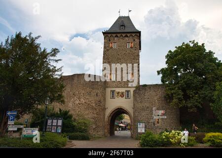 GERMANIA, BAD Münstereifel - 10 AGOSTO 2020: Il Werther Tor fa parte del centro storico della città Foto Stock