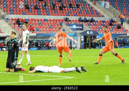 SZEKESFEHERVAR, UNGHERIA - MARZO 30: Festeggia Dani de WIT dei Paesi Bassi U21, Cody Gakpo dei Paesi Bassi U21 durante la UEFA Under 21 Euro Cham Foto Stock