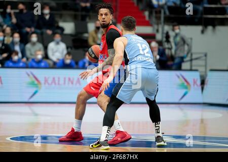 SAN PIETROBURGO, RUSSIA - MARZO 30: Daniel Hackett di BC CSKA e Billy Baron di BC Zenit durante la partita di pallacanestro Eurolega tra BC Zenit e. Foto Stock