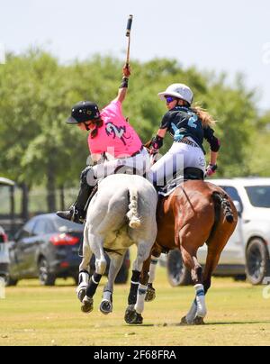 DUNDAS VS HAWAII POLO LIFE 2021 CAMPIONATI DI POLO FEMMINILE, tenuti a Port Mayaca, Florida, 10 marzo 2021. Team Dundas: Nina Clarkin, Hope Arelano, Sarah Siegel Magness Team Hawaii Polo Life: Delores rete, Pamela Flanagan, mia Cambiaso, Hazel Jackson. Foto di Jennifer Graylock-Graylock.com 917-519-7666 Foto Stock