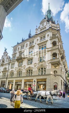 Tour panoramico di Fiaker nella città vecchia di Praga, capitale di Praga, Repubblica Ceca Foto Stock