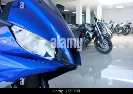 Lima, Perù - 30 marzo 2021: Negozio di moto Yamaha, Yamaha R3 v2 abs Foto Stock