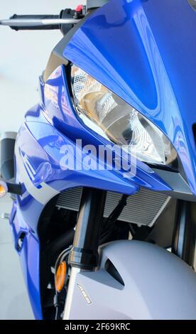 Lima, Perù - 30 marzo 2021: Negozio di moto Yamaha, Yamaha R3 v2 abs Foto Stock