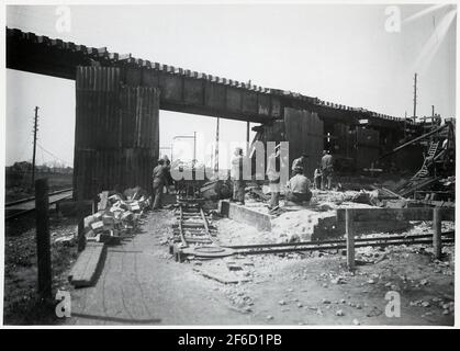 Ricostruire il viadotto attraverso la ferrovia di Malmö Ystad, sulla rotta tra Malmö e Trelleborg. Foto Stock