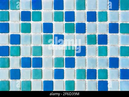 Mosaico in ceramica blu chiaro e aqua tegola astratta, sfondo quadrato. Foto Stock