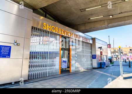 Chiuso Shoreditch High Street Overground station, Londra, Regno Unito Foto Stock