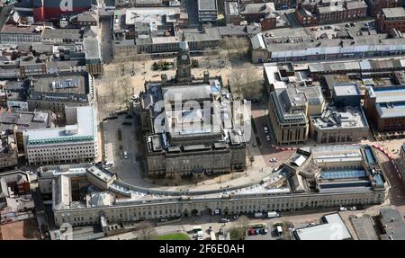 Vista aerea di Bolton Town Hall Foto Stock