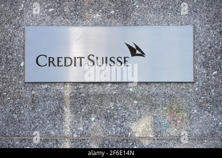 New York City, Stati Uniti. 07 gennaio 2019. Vista esterna della sede centrale del Credit Suisse su Madison Avenue a New York, NY, 7 gennaio 2019. Tre ex dipendenti del Credit Suisse, arrestati in Mozambico, sono stati accusati negli Stati Uniti, in un tribunale di Brooklyn, per motivi di riciclaggio di denaro, frode sui titoli e corruzione; le autorità statunitensi hanno chiesto l'estradizione dei tre banchieri.(Anthony Behar/Sipa USA) Credit: Sipa USA/Alamy Live News Foto Stock