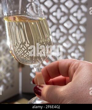 Degustazione di vino di sherry fino andaluso fortificato Foto Stock