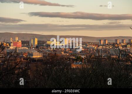 Una vista invernale mattutina attraverso la città di Glasgow, Scozia Foto Stock