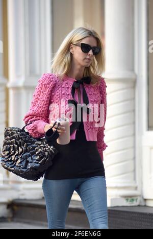 New York, NY, Stati Uniti. 31 Marzo 2021. Nicky Hilton Rothschild out and About for Celebrity Candids - MAR, New York, NY 31 marzo 2021. Credit: Kristin Callahan/Everett Collection/Alamy Live News Foto Stock