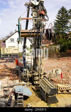 Trivellazione per energia geotermica in basso, Basilea, Svizzera. Foto Stock