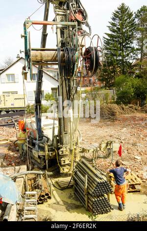 Trivellazione per energia geotermica in basso, Basilea, Svizzera. Foto Stock