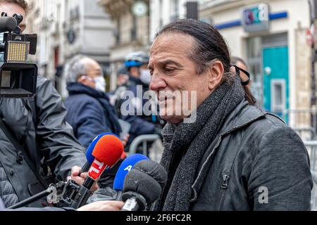 Parigi, Francia. 11 Marzo 2021. Francis Lalanne partecipa ai funerali di Patrick Dufond nella chiesa di St Roch il 11 marzo 2021 a Parigi, Francia. Foto Stock