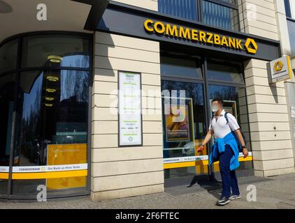 Ramo della Commerzbank a Berlino, Germania Foto Stock