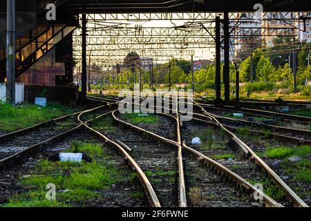 Stazione ferroviaria di smistamento treni a Bucarest, Romania, 2020 Foto Stock