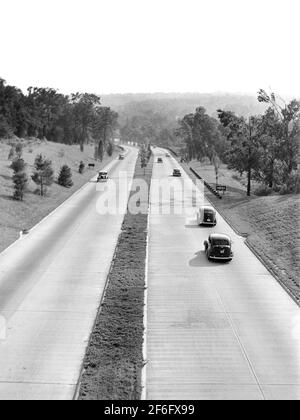 Da Merritt Parkway a New Haven, Fairfield, Connecticut, Stati Uniti, Marion Post Wolcott, U.S. Farm Security Administration Foto Stock