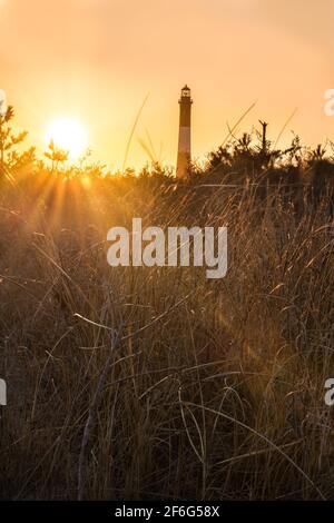 Splendido faro di Fire Island al tramonto, Long Island, New York Foto Stock