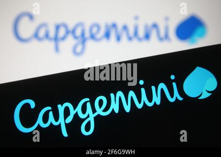 Ucraina. 31 Marzo 2021. In questa illustrazione fotografica, il logo Capgemini viene visualizzato sullo schermo di uno smartphone e di un pc. (Foto di Pavlo Gonchar/SOPA Images/Sipa USA) Credit: Sipa USA/Alamy Live News Foto Stock