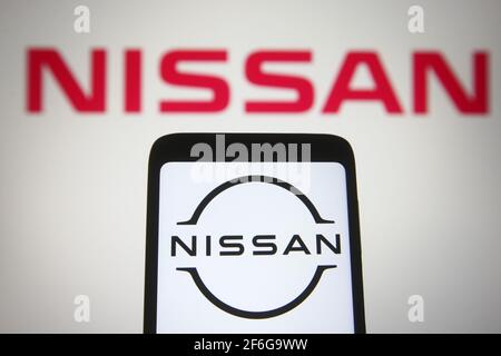 Ucraina. 31 Marzo 2021. In questa illustrazione, sullo schermo di uno smartphone e di un pc viene visualizzato il logo Nissan. (Foto di Pavlo Gonchar/SOPA Images/Sipa USA) Credit: Sipa USA/Alamy Live News Foto Stock