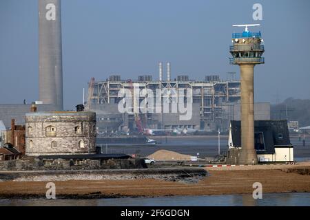 Southampton, Porto, controllo, Radar, Fawley, olio, raffineria, Hampshire, Inghilterra, Regno Unito, Foto Stock