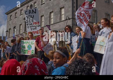 WATERFORD / IRLANDA / SETTEMBRE 20-2019 proteste per i cambiamenti climatici. Mobilitazione per l'ambiente Foto Stock