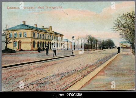 Stazione di Karlskrona dal lato della strada, cartolina colorata. Foto Stock