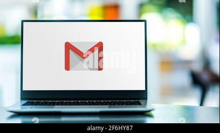 POZNAN, POL - SET 23, 2020: Computer portatile che visualizza il logo di Gmail, un servizio di posta elettronica gratuito sviluppato da Google Foto Stock