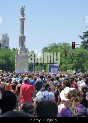 Madrid, Spagna; giugno 19 2011. Massiccia manifestazione a Madrid durante le proteste del 19-J, guidate dal movimento del 15-M. Fotografia scattata il 19 2011 giugno Foto Stock