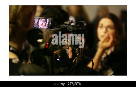 Co sponsor della London Fashion Week, Canon UK, un concorso fotografico per tutti i fotografi, sia locali che internazionali, che copre la settimana. Queste sono una selezione del vincitore del concorso David Sandison dell'Independent. (Valori multipli) Foto Stock