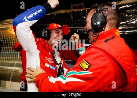 PIER GUIDI Alessandro (ita), Ferrari 488 GTE team AF Corse, ambiance ritratto campione del mondo nel Campionato Mondiale FIA WEC Endurance 2017, 6 ore del Bahrain dal 15 al 18 novembre sul circuito Internazionale di Sakhir - Foto Florent Gooden/DPPI Foto Stock