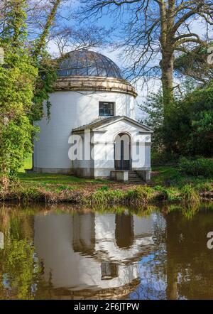 Il Tempio ionico a Chiswick House and Gardens, Londra. Foto Stock