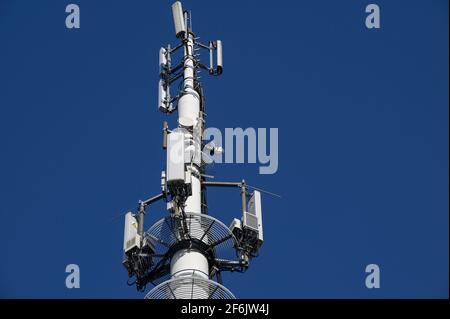 Germania, asta di trasmissione cellulare / GERMANIA, Timmendorfer Strand, Sendemast fuer Mobilfunk Foto Stock