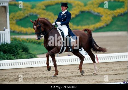 I Giochi olimpici di Atlanta del 1996, Kyra Kyrklund (FIN) riding Flyinge Amiral Foto Stock