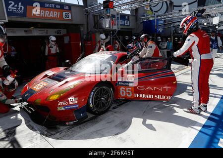 65 NIELSEN Christina (dnk), BALZAN Alessandro (ita), BRET Curtis (usa), Ferrari 488 GTE team Scuderia corsa, azione, pit stop durante la 24 le Mans 2017 ore di gara, dal 17 al 18 giugno sul circuito di le Mans, Francia - Photo Florent Gooden/DPPI Foto Stock