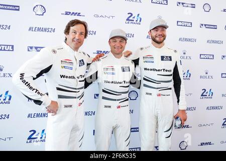 62 MAC NEIL Cooper (usa), SWEEDLER William (usa), BELL Townsend (usa), Ferrari 488 GTE team Scuderia corsa, ambientazione durante la 2017 le Mans pesage 24 ore, qualifica e sfilata il 11 giugno al 16 circuito di le Mans, Francia - Foto Francois Flamand / DPPI Foto Stock