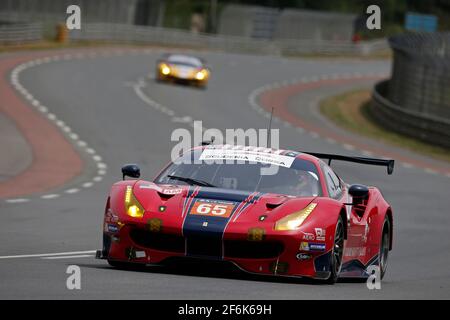 65 NIELSEN Christina (dnk), BALZAN Alessandro (ita), BRET Curtis (usa), Ferrari 488 GTE team Scuderia corsa, in azione durante la 24 le Mans 2017 ore test day, il 4 giugno sul circuito di le Mans, Francia - Foto Jean Michel le Meur / DPPI Foto Stock