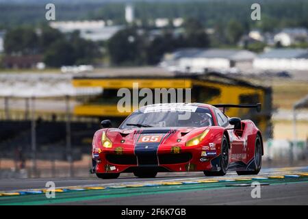 65 NIELSEN Christina (dnk), BALZAN Alessandro (ita), BRET Curtis (usa), Ferrari 488 GTE team Scuderia corsa, in azione durante la 24 le Mans 2017 ore test day, il 4 giugno sul circuito di le Mans, Francia - Foto Antonin Vincent / DPPI Foto Stock