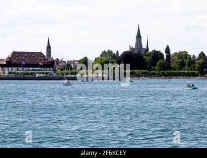 Konstanz, Germania - 8,2020 luglio: Vista da Costanza all'ingresso del porto di Costanza Foto Stock