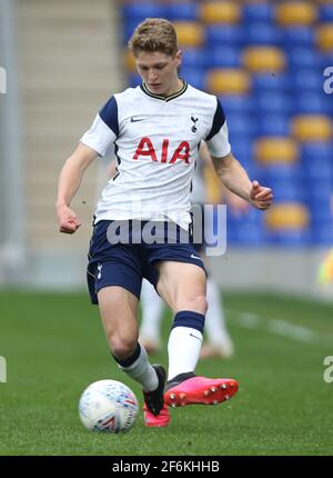 WIMBLEDON INGHILTERRA - MARZO 31: Matthew Craig di Tottenham Hotspur under 18s durante fa Youth Cup quarto round vero e proprio tra AFC Wimbledon e Tottenh Foto Stock