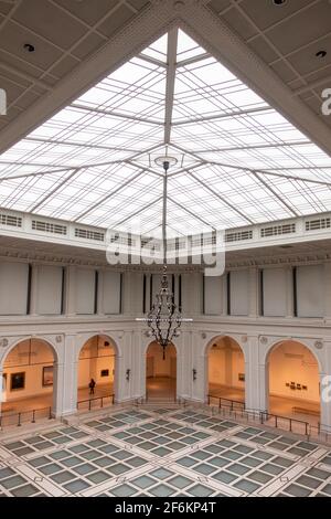 Cortile nel Brooklyn Museum of Art di New York Foto Stock