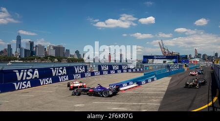 19 ROSENQVIST Felix (swe) Formula e team Mahindra e 02 BIRD Sam (gbr) Formula e team DS automobili Virgin partenza durante il campionato di Formula e 2017, a New-York City, Stati Uniti, dal 14 al 16 luglio - Photo Clement Luck / DPPI Foto Stock