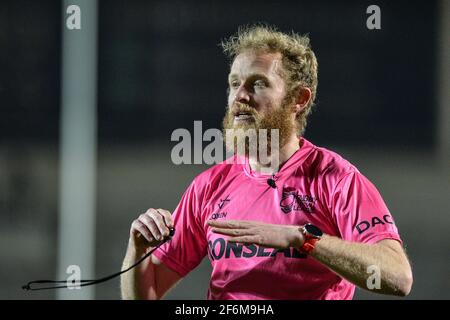 St. Helens, Inghilterra - 1 aprile 2021 - Referee James Childs durante la Rugby League Betfred Super League Round 2 Hull Kingston Rovers vs St. Helens al Totally Wicked Stadium, St. Helens, UK Dean Williams/Alamy Live News Foto Stock