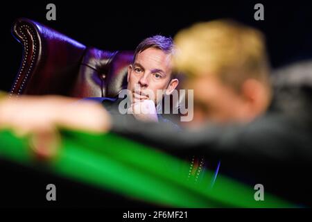 MILTON KEYNES, REGNO UNITO. 01 aprile, Ali carter 2021. Ali carter durante 2021 Championship League Snooker- Winners Group partite alla Marshall Arena giovedì 01 aprile 2021 a MILTON KEYNES INGHILTERRA. Credit: Taka G Wu/Alamy Live News Foto Stock