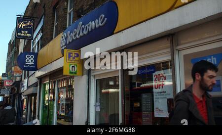 IL CO-OP IN ESSEX ROAD, ISLINGTON, LONDON.TOM PILSTON 26 MARZO 2007 Foto Stock