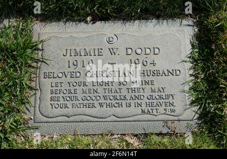 Los Angeles, California, USA 30 marzo 2021 una visione generale dell'atmosfera dell'attore Jimmie Dodd's grave al Forest Lawn Memorial Park Hollywood Hills il 30 marzo 2021 a Los Angeles, California, USA. Foto di Barry King/Alamy Stock foto Foto Stock