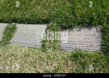 Los Angeles, California, USA 30 marzo 2021 una visione generale dell'atmosfera dell'attore Jimmie Dodd's grave al Forest Lawn Memorial Park Hollywood Hills il 30 marzo 2021 a Los Angeles, California, USA. Foto di Barry King/Alamy Stock foto Foto Stock