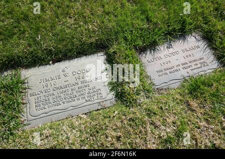Los Angeles, California, USA 30 marzo 2021 una visione generale dell'atmosfera dell'attore Jimmie Dodd's grave al Forest Lawn Memorial Park Hollywood Hills il 30 marzo 2021 a Los Angeles, California, USA. Foto di Barry King/Alamy Stock foto Foto Stock
