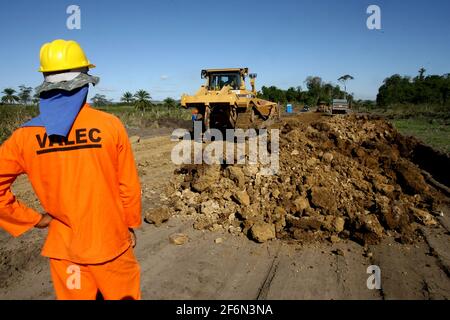 Ipiau, bahia / brasile - 10 agosto 2011: Lavoratori sono visti durante la costruzione di Ferrovia Integração Oeste Leste - Fiol - nel comune di i Foto Stock